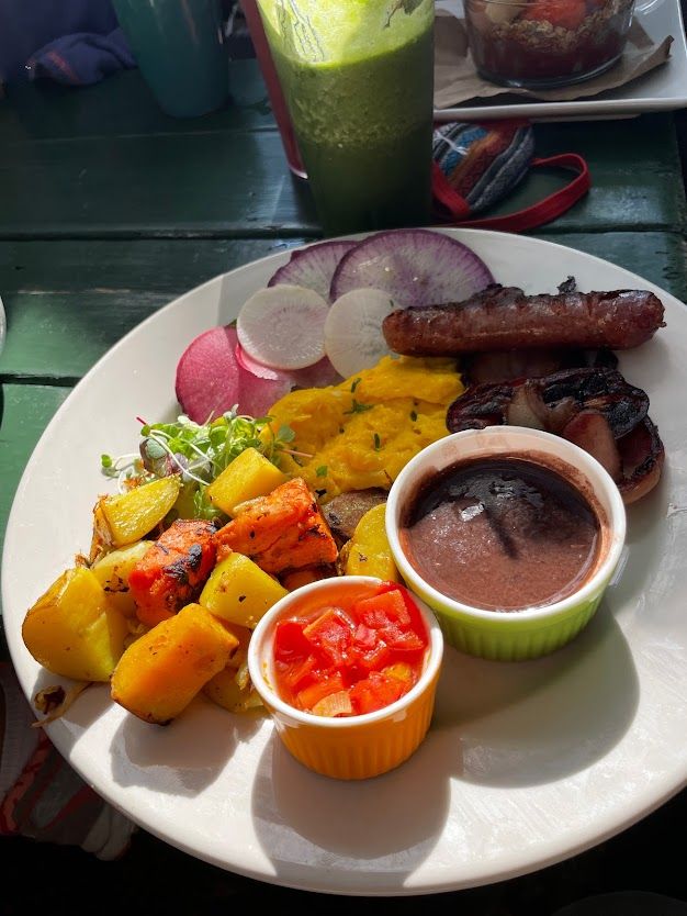 Breakfast at Caoba Farms