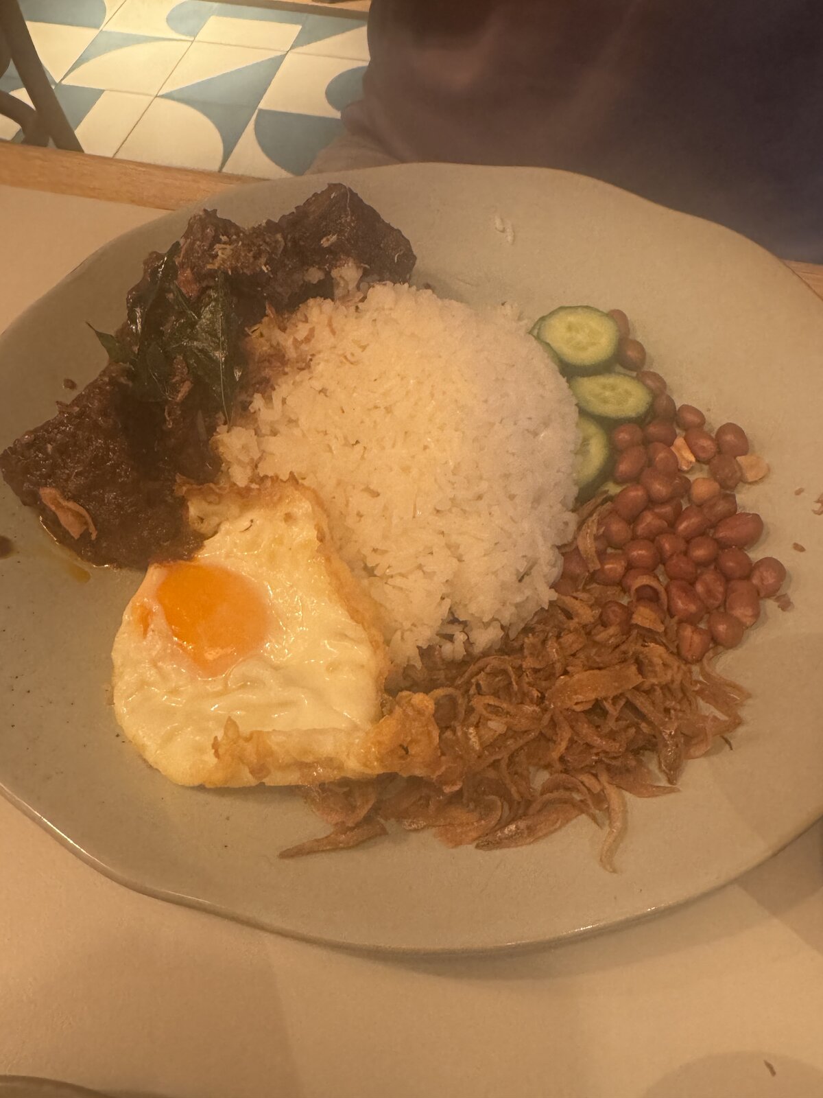 Beef rendang nasi lemak set